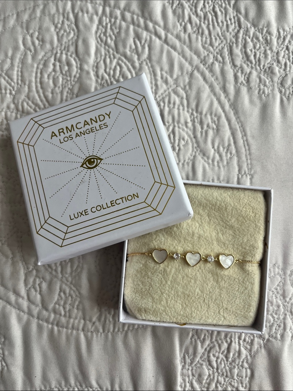 NWT Arm Candy Los Angeles Luxe Collection Mother-of-Pearl Heart Bracelet